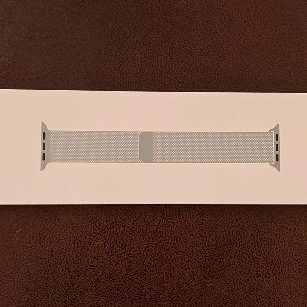 Genuine Apple brand new Milanese loop watch band